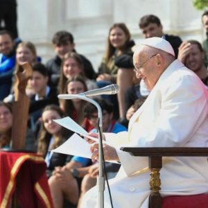 Pope to youth in Venice: Get off your phones and pay attention to others
